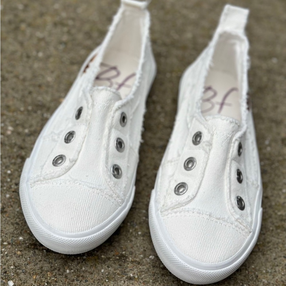 New tennis shoes. Never worn.